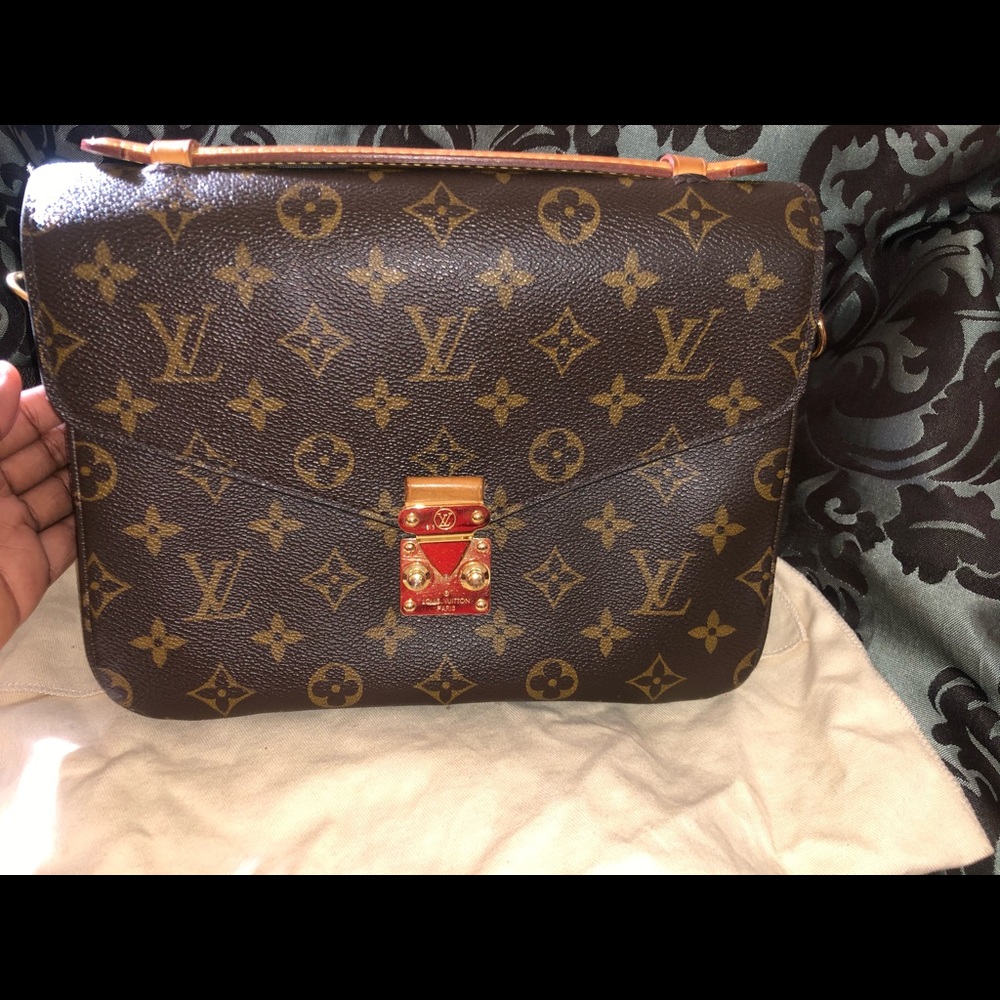 Louis Vuitton Pochette Métis
